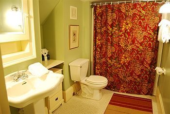 Rothschild Pound House Inn Коламбус Экстерьер фото